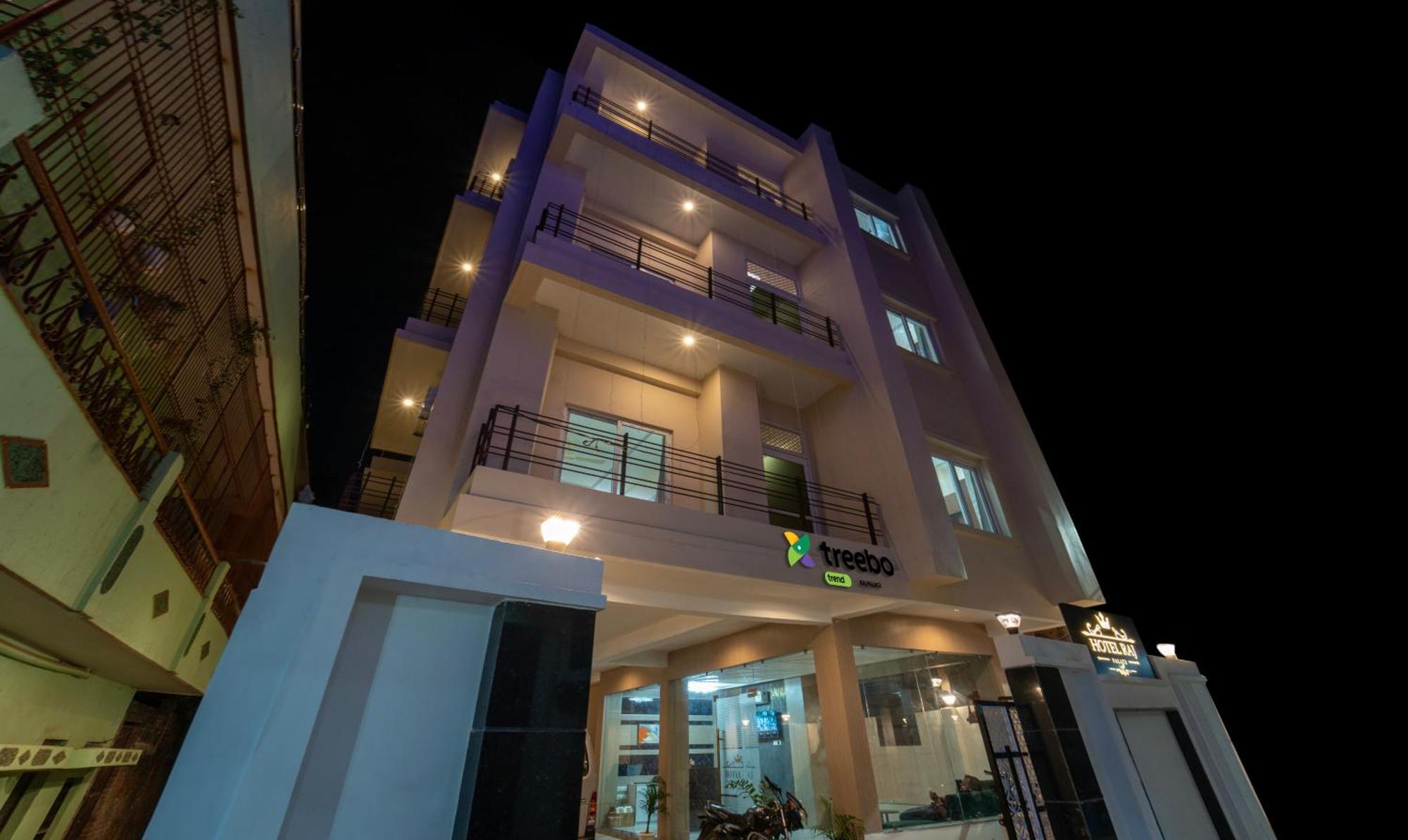 Treebo Raj Palace Varanasi Exterior photo